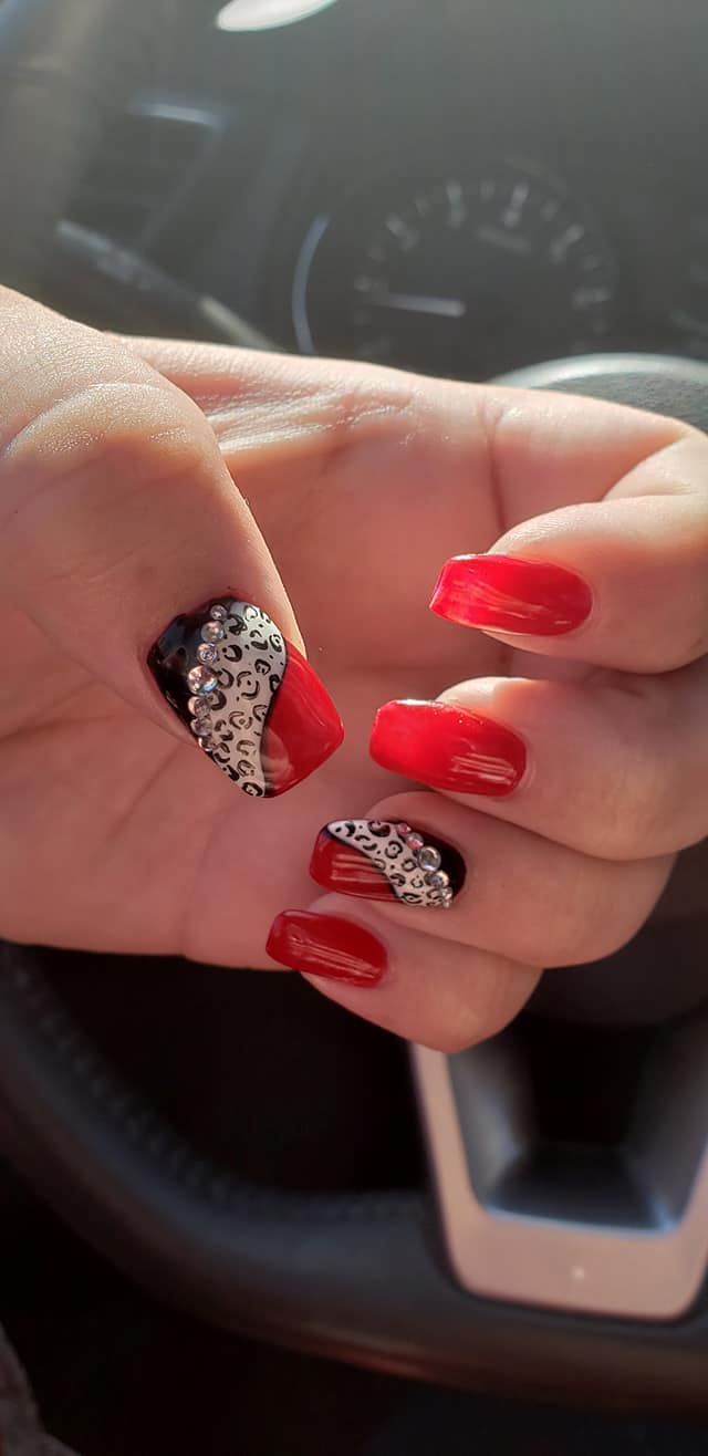 Red leopard nail art